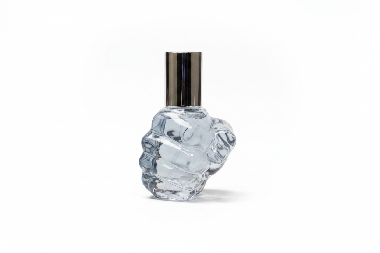 Parfum Shishe Skulpturale në Formë Grusht - Eau de Parfum